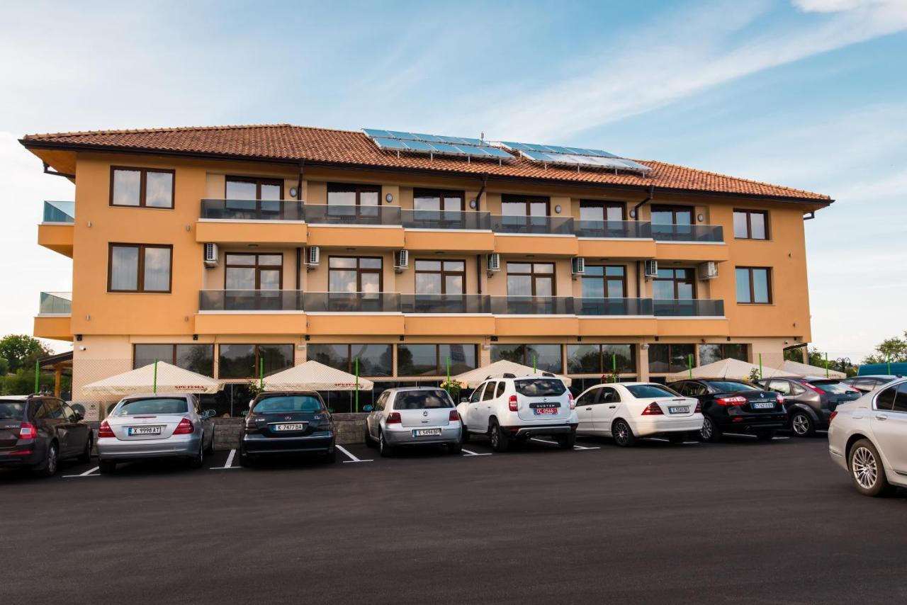 Motel Kompleks Raiski Kat